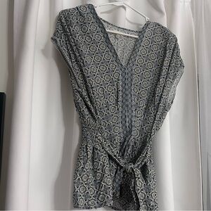 Max studio sleeveless blouse